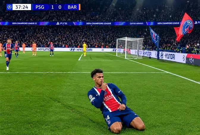  Desire Doue PSG gol Barcelona