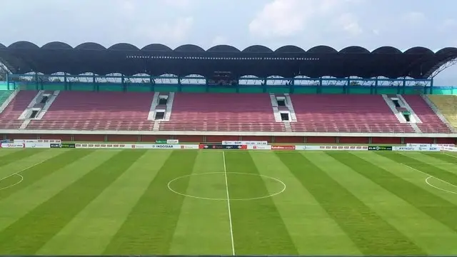 Kondisi rumput Stadion Maguwoharjo